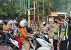 Kabid Humas Polda Sumbar Pimpin Polwan Bagikan 2.000 Masker untuk Masyarakat