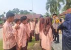Bhabinkamtibmas Polres Padang Pariaman Hadiri Edukasi Kesehatan dan Bagikan Masker Gratis di SMPN 2 Lubuk Alung